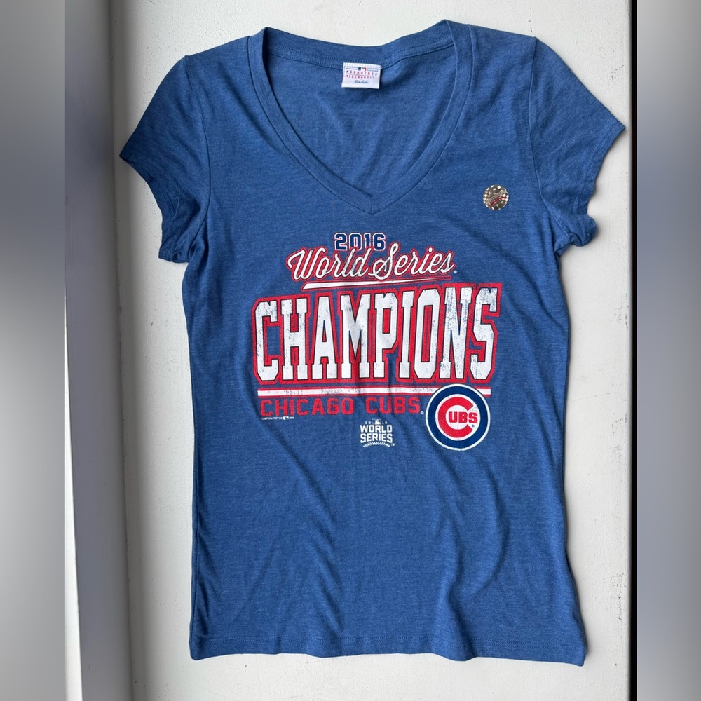 Campus Lifestyle Chicago Cubs 2016 World Series Women’s Size M